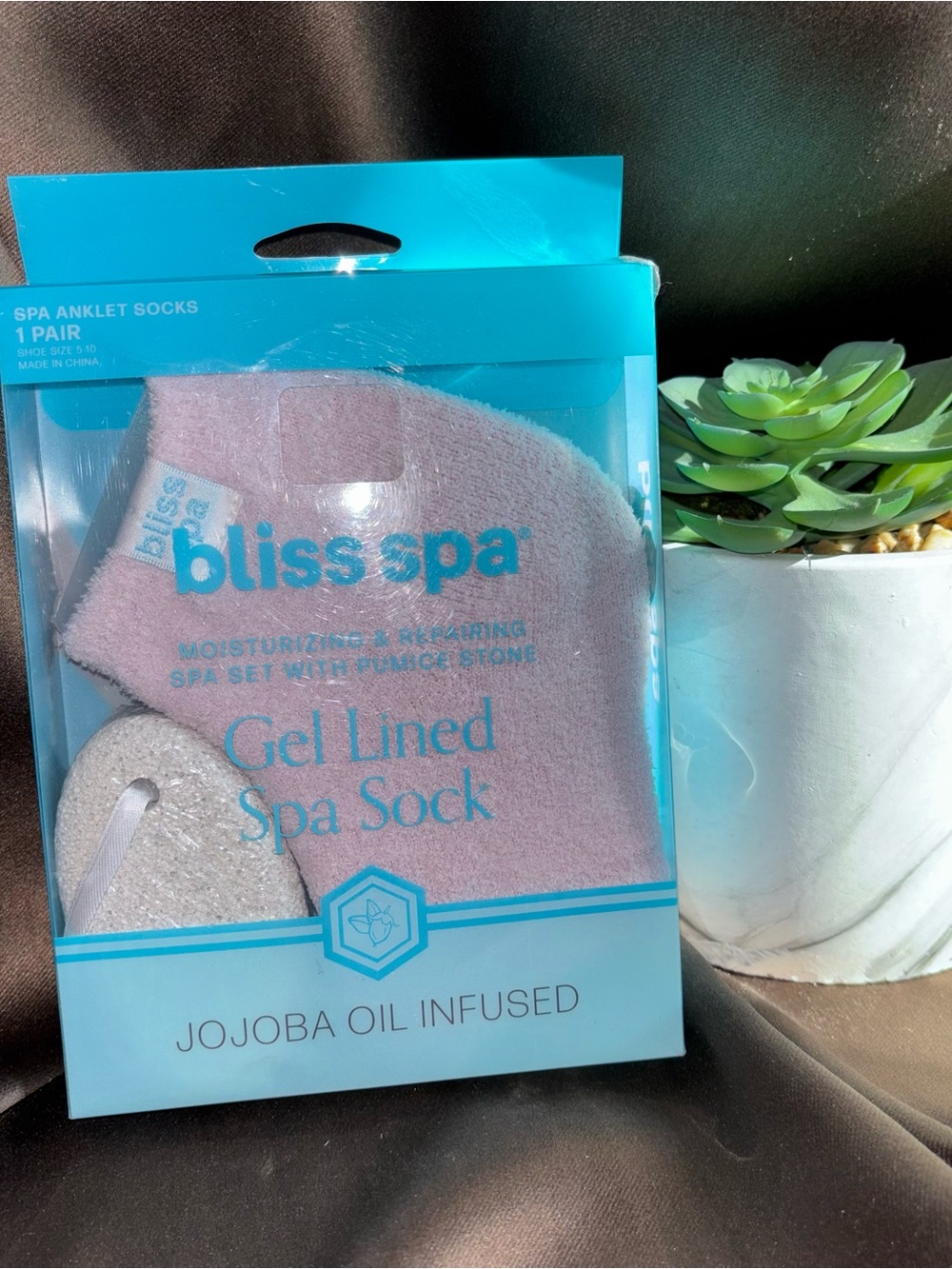 Bliss Spa jojoba infused Spa Socks and pumice stone - Picture 2 of 6